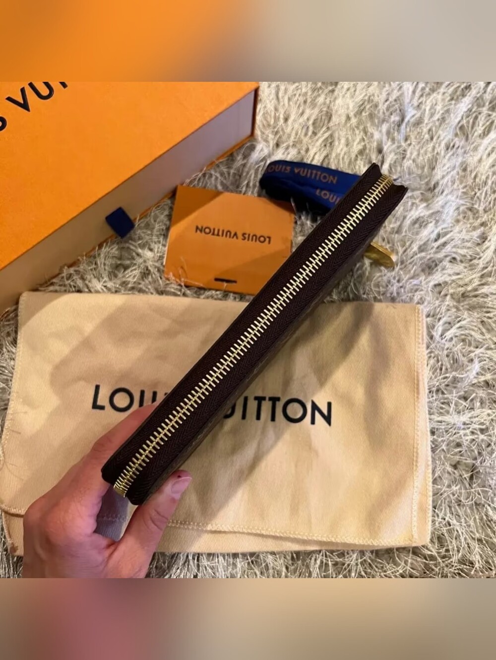 Louis Vuitton Monogram Zippy Wallet in Brown - Picture 3 of 7